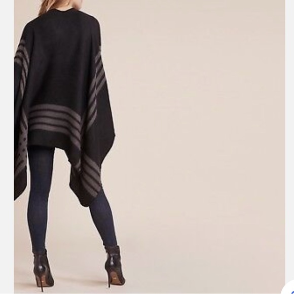 NEW BB Dakota Reversible Poncho - Picture 3 of 4